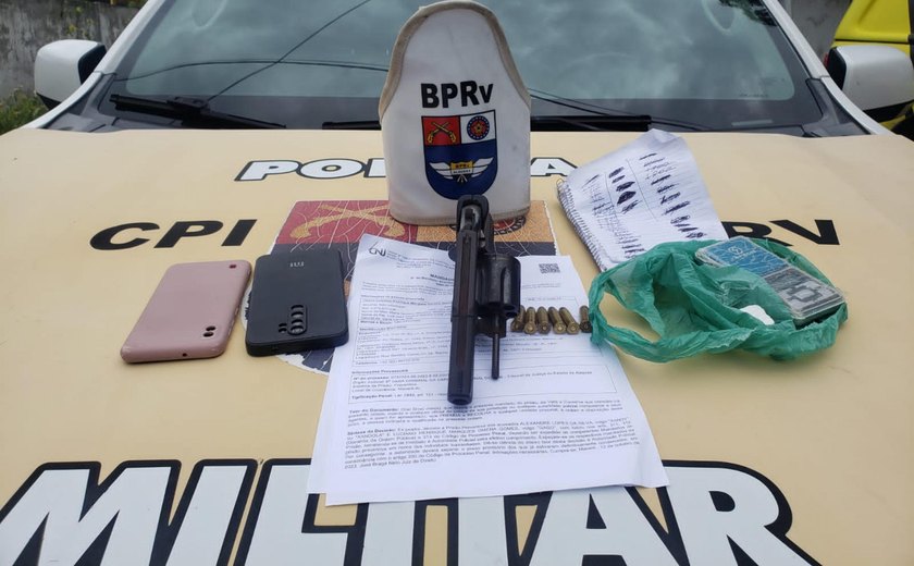 PM apreende cinco armas de fogo e drogas em ações distintas na capital e interior