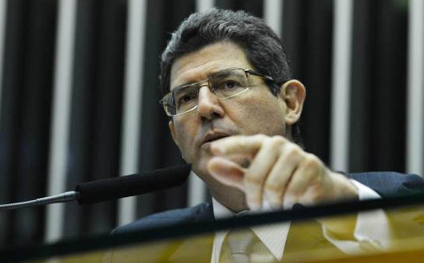 Bolsonaro ameaça demitir Levy por nomeação de diretor que trabalhou no governo PT