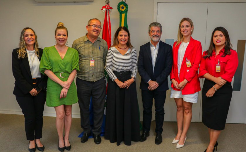 OAB/AL discute atendimento a mulheres vítimas de violência com o governo do Estado
