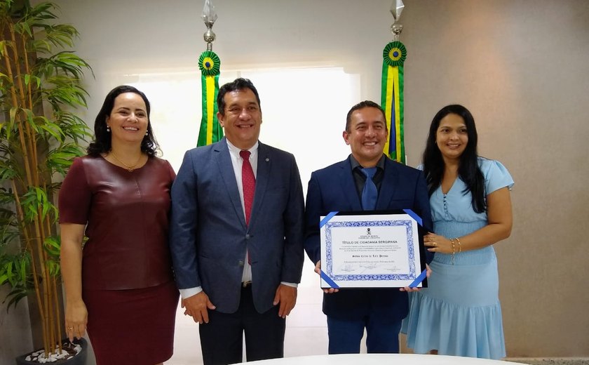 Severino Pessoa prestigia entrega do Título de Cidadão Sergipano a empresário arapiraquense