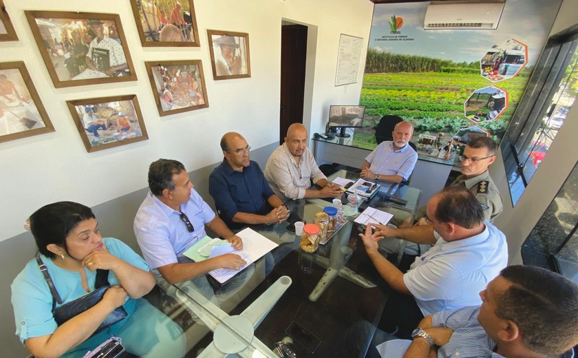 Iteral recebe representantes de fazenda ocupada em São Sebastião