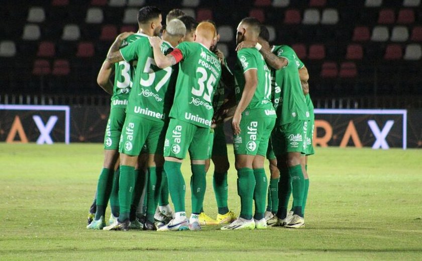 Chapecoense sai na frente do Botafogo-SP, mas amarga empate na Série B com gol contra