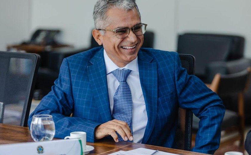 Professor Edvaldo lança 5ª edição do livro Delmiro Gouveia e a Educação na Pedra
