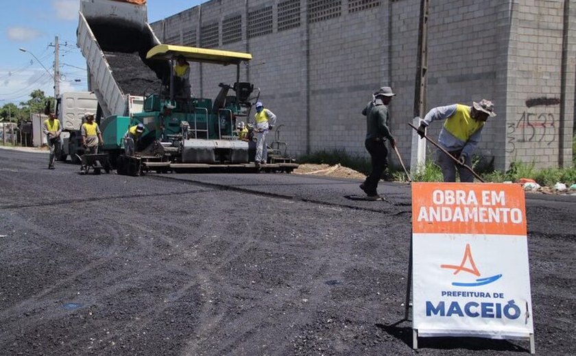 Prefeitura conclui pavimentação na Avenida B, no bairro da Cidade Universitária