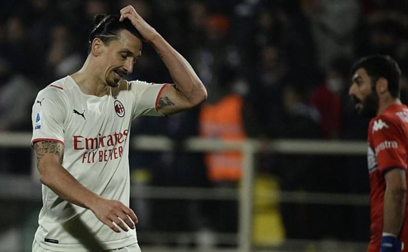 Ibrahimovic marca 2, mas Milan perde para a Fiorentina e fica em 2º no Italiano