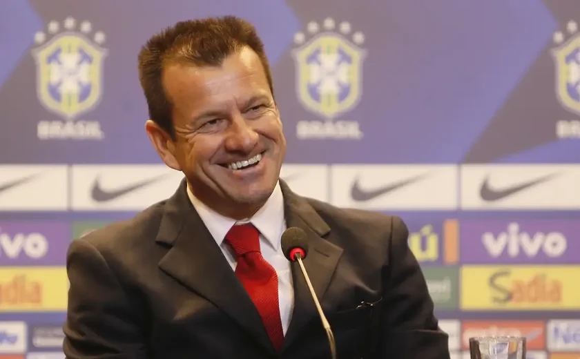 Dunga prevê sucesso de Ancelotti na seleção, mas pede adaptação rápida à 'cultura do Brasil'