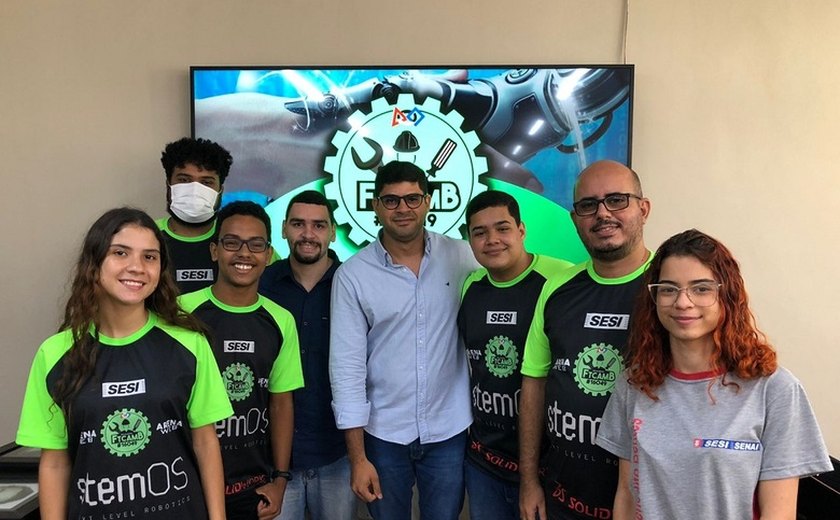 Sedetur recebe equipe de robótica do Sesi Alagoas