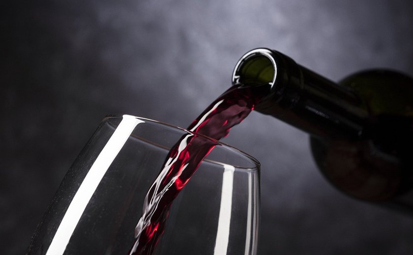 Brasileiro pode economizar 80% ao trazer vinho da Argentina na bagagem