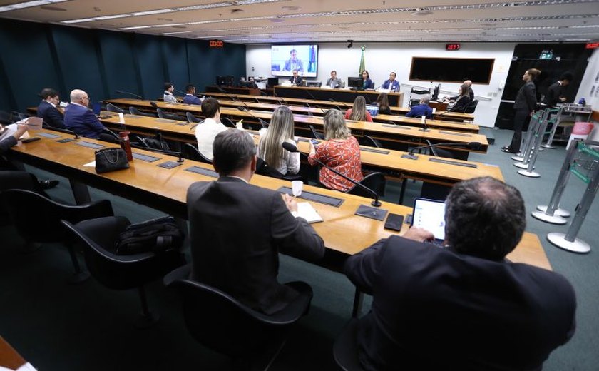 Câmara aprova regime de urgência para seis projetos