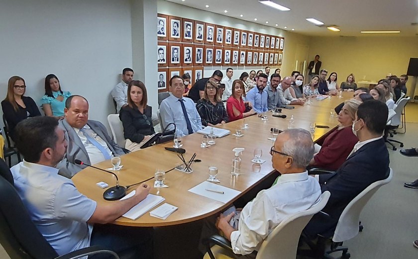 Governador recebe gestores de unidades de saúde e defende mutirões de atendimento