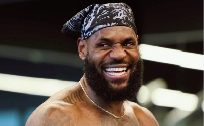 LeBron brinca com ala-pivô que marcou 53 pontos e quebrou recorde em jogo da WNBA: 'Deve ser o tênis'