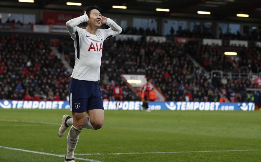 Tottenham vence de virada pelo Inglês e deixa Chelsea longe da Liga dos Campeões