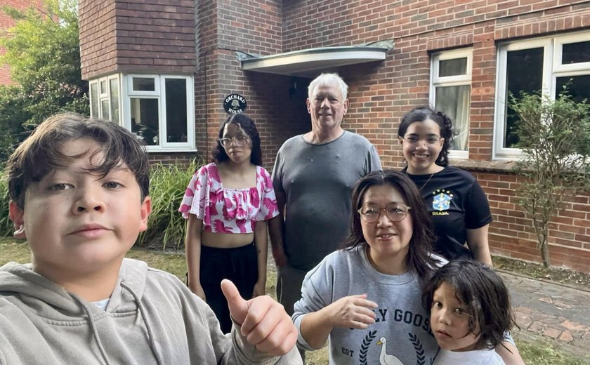 Intercâmbio leva alagoanas à Inglaterra e revela laços culturais em jantares, passeios e conversas em família