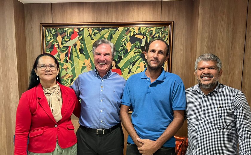 Collor pede extensão de seguro desemprego para pescadores e empregados domésticos de cidades afetadas pelas fortes chuvas