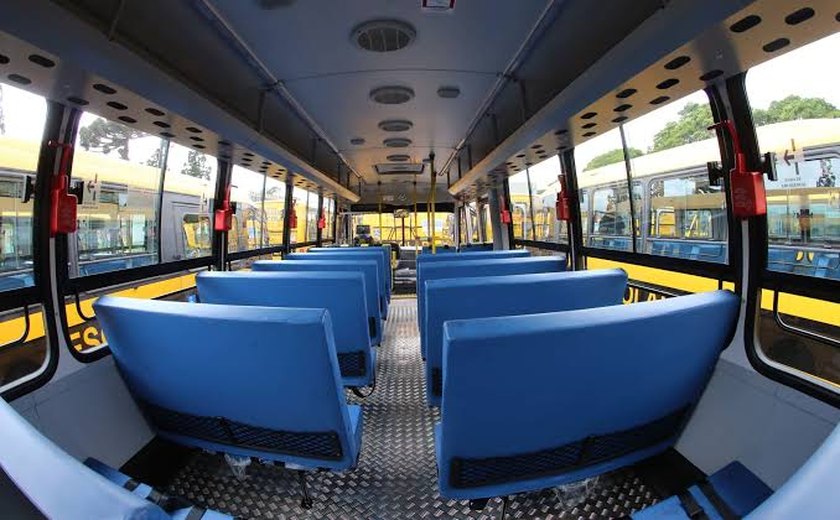 Falha do Prefeito de Palmeira deixa estudantes da Zona Rural sem transporte para fazer o Enem