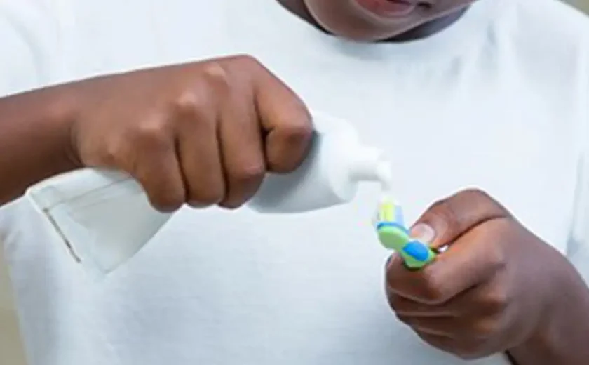 Após reclamações, Colgate encerra fabricação do creme dental Total Clean Mint