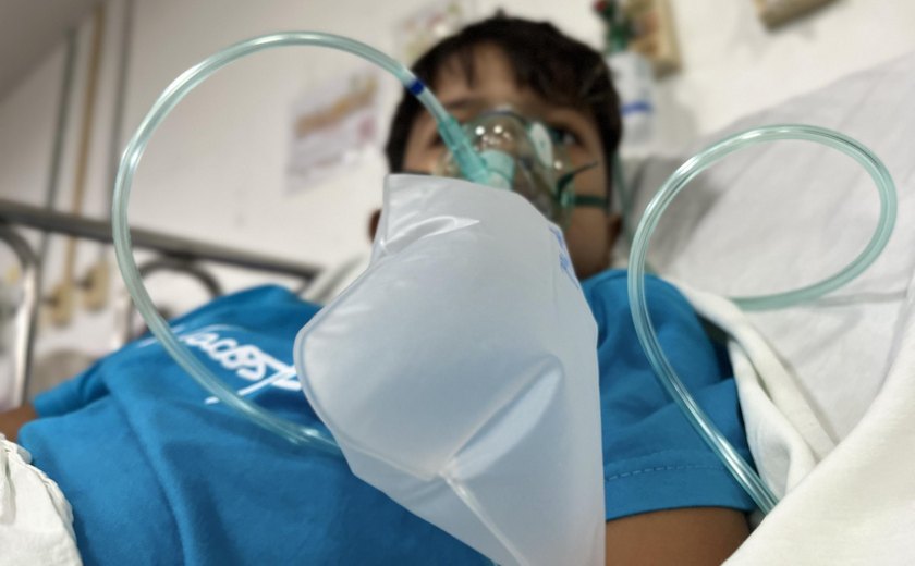Fumaça e alérgenos podem agravar casos de asma durante festas juninas, alerta pneumologista do HGE