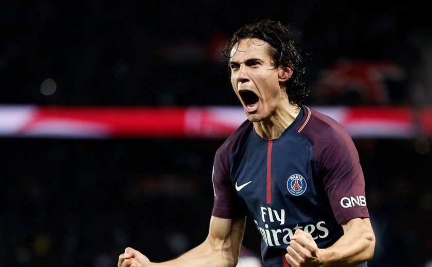Com dois de Cavani, PSG vence Monaco e leva título da Copa da Liga Francesa