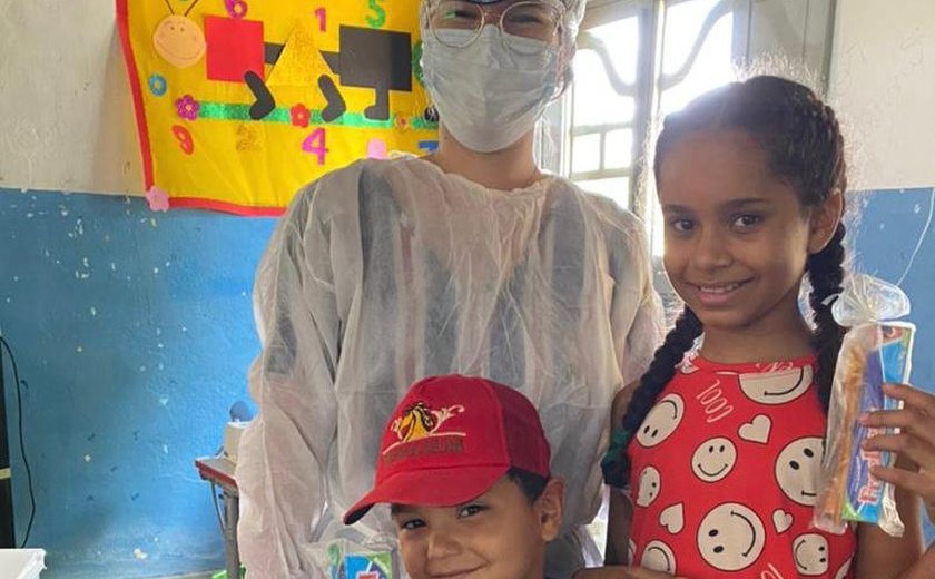 Programa Saúde na Escola entrega kits de higiene bucal em Santana do Mundaú