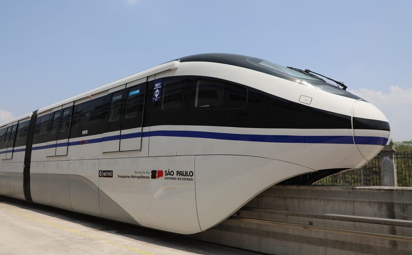 Primeiro trem da linha 17-Ouro do Metrô chega à capital paulista