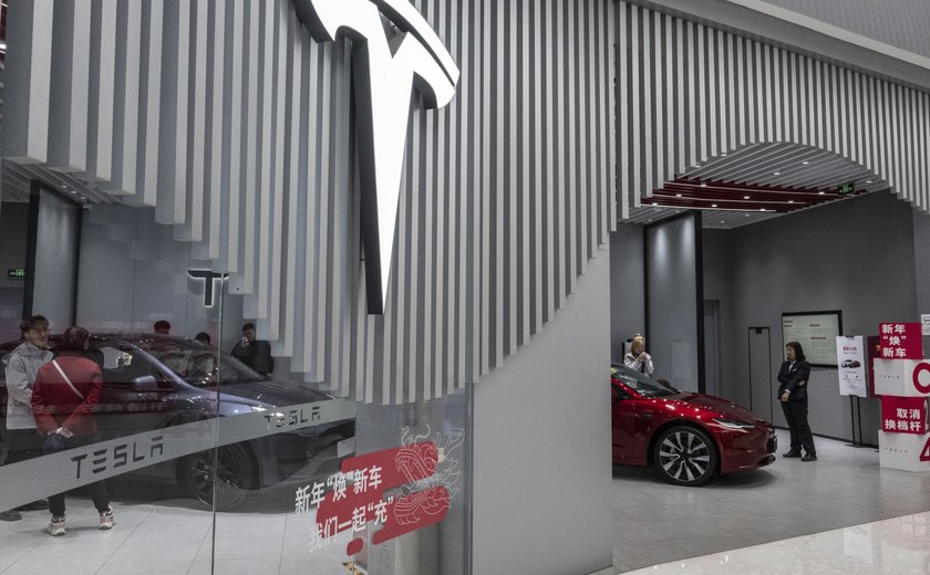 Vendas da Tesla na China caem em abril; rivais reportam vendas mais altas