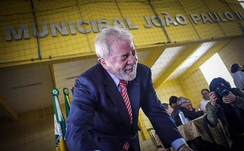 Depois da Eletrobras, Lula avisa: vão vender a Petrobras e o pré-sal