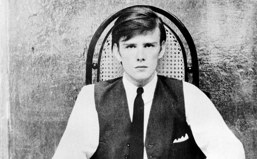 Pinturas, romance sobre John Lennon e mais: arquivo de Stuart Sutcliffe, primeiro baixista dos Beatles, está à venda