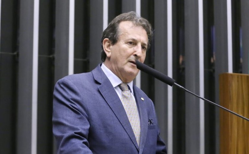 Deputados analisam projeto que facilita combate a incêndios florestais; acompanhe