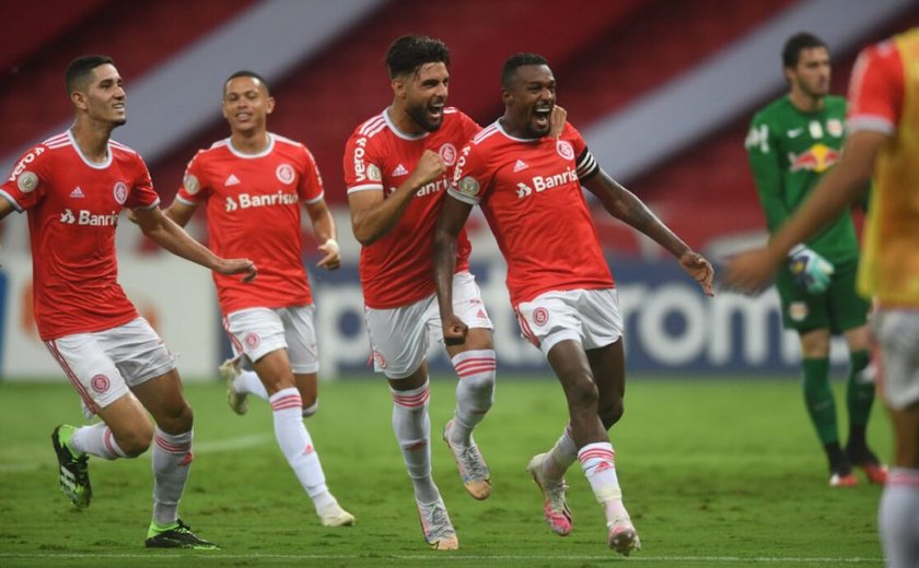 Inter ganha a nona seguida e se isola na liderança do Campeonato Brasileiro