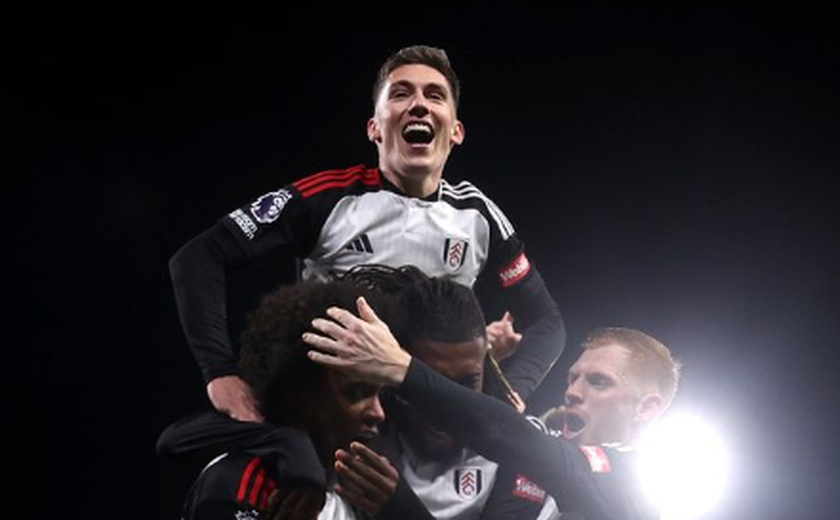 Fulham vence Wolverhampton com dois gols de pênalti de Willian e encerra jejum