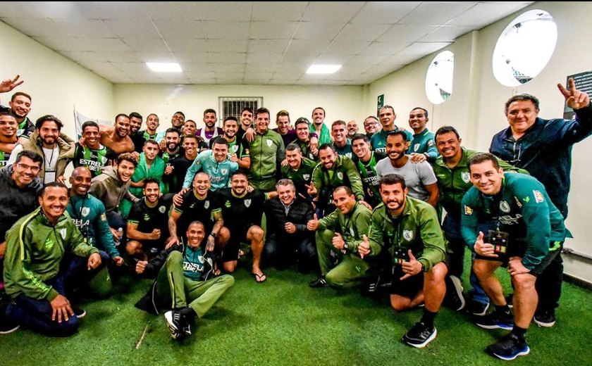 Primeiro rebaixado do Brasileirão, América-MG demite técnico Fabián Bustos
