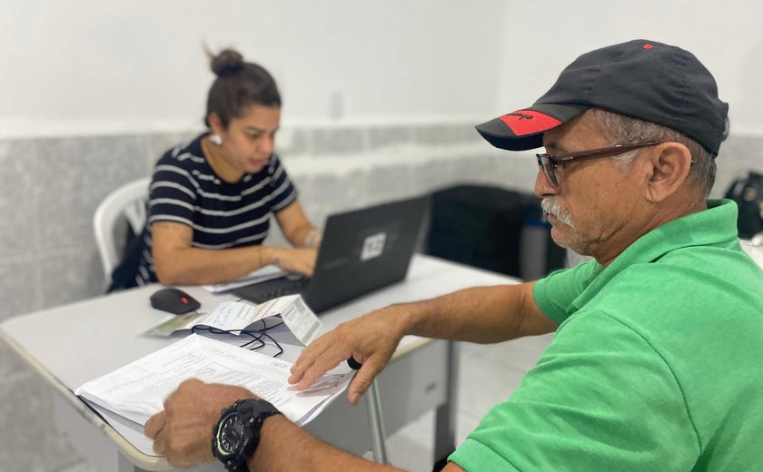 Moradores do Farol recebem atendimentos do Cadastro Único