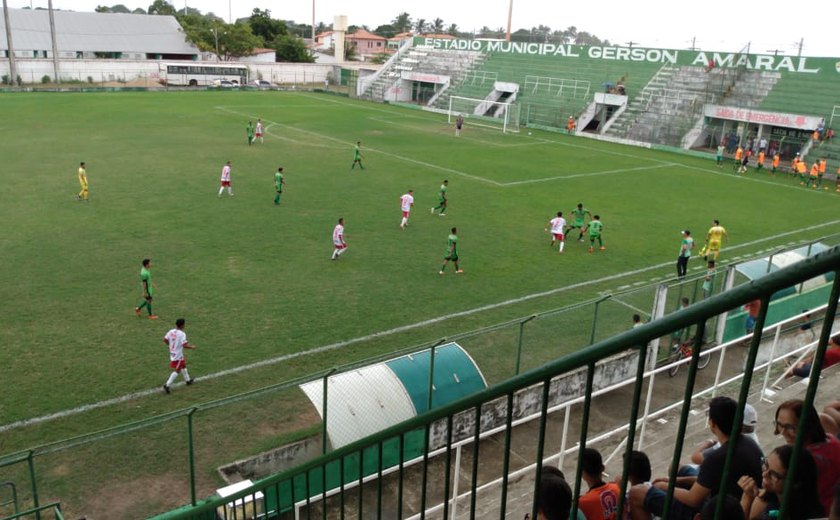 Coruripe vence Penedense e assume a liderança do Grupo-B do Alagoano Sub-20
