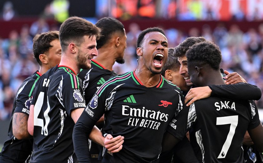 Raya brilha, Arsenal supera Aston Villa e continua com 100% de aproveitamento no Inglês