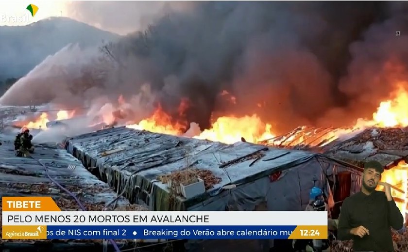Incêndio de grandes proporções atinge uma favela em Seul