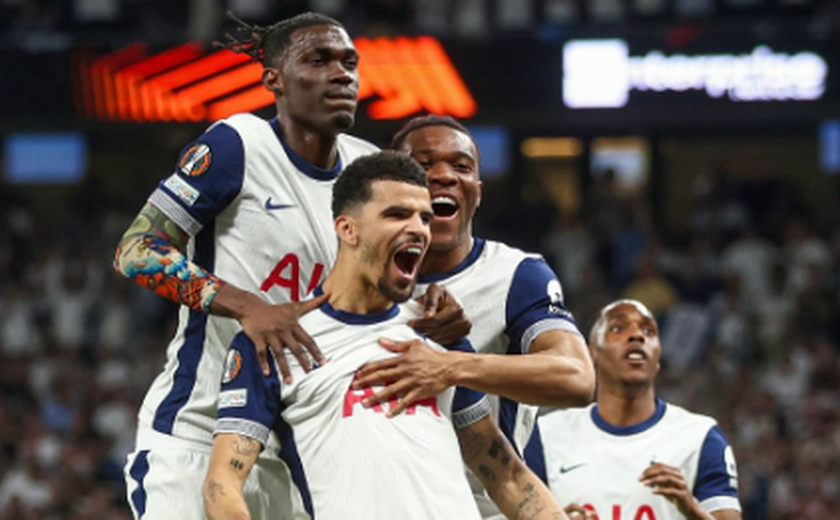 Postecoglou é dispensado do comando do Tottenham duas semanas após conquistar a Liga Europa