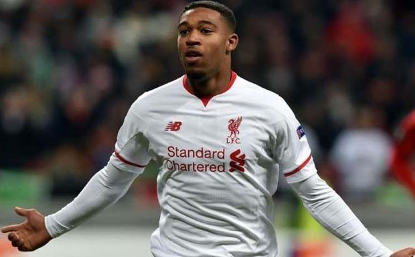 Liverpool oferece mais de R$ 145 milhões por ex-vasco