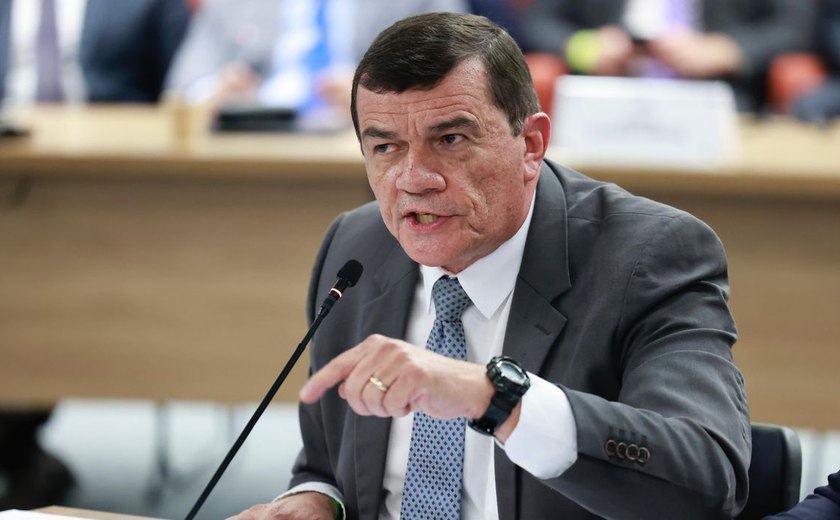 Ex-ministro diz que alertou Bolsonaro sobre gravidade de golpe