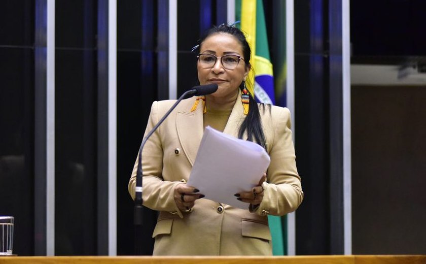 Deputada Silvia Waiãpi tem o mandato cassado