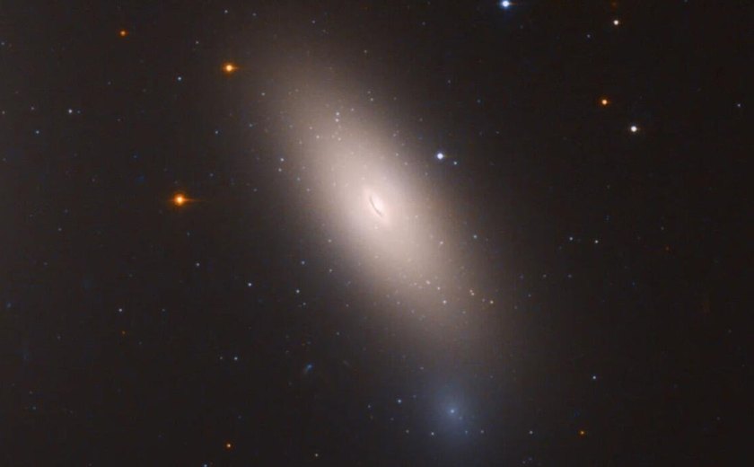 Descoberta de 'galáxia fóssil' revela segredos da formação do Universo há bilhões de anos (IMAGENS)