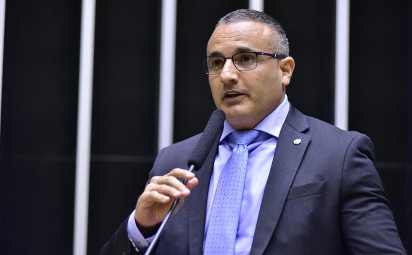 'Tem muito deputado que sequer tem coragem de falar do STF', diz delegado Palumbo