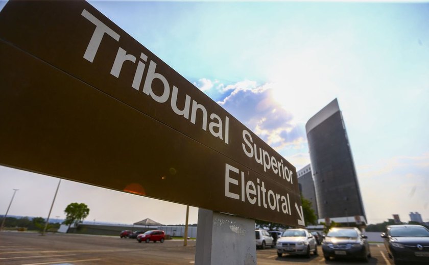 Nunes Marques suspende decisão do TRE que afastou prefeito de Barueri