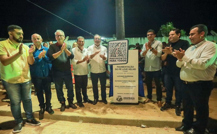 Prefeito Luciano entrega primeira etapa da pavimentação no Pé-Leve Velho