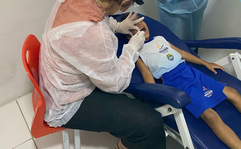Ação leva informações sobre saúde bucal para alunos de escolas públicas