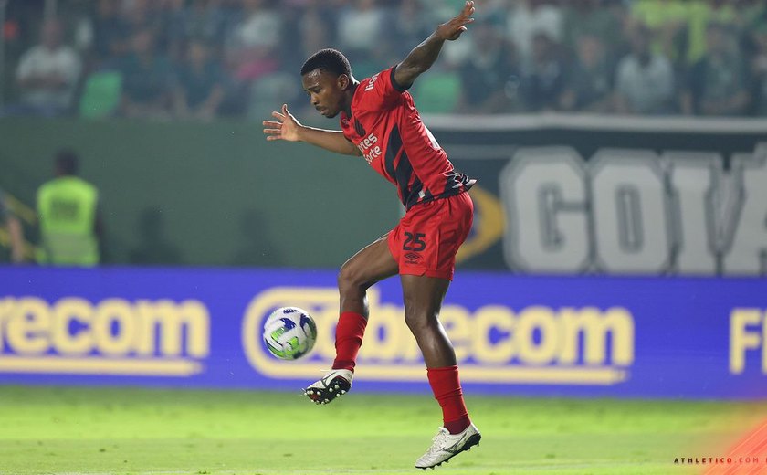 Brasileiro: Goiás arranca empate com o Athletico-PR na Serrinha