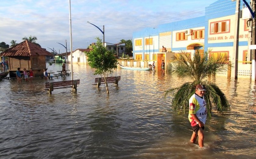 Governador aguarda fim da quadra chuvosa para devolver recursos emergenciais