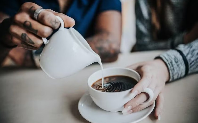 Cafeína pode retardar o envelhecimento das células, sugere pesquisa