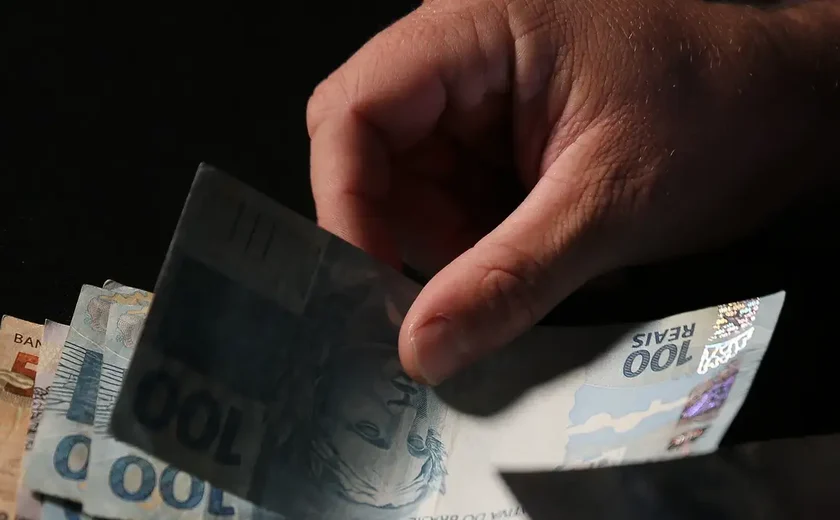 Juro do consignado para setor privado sobe para 59,1% ao ano em abril