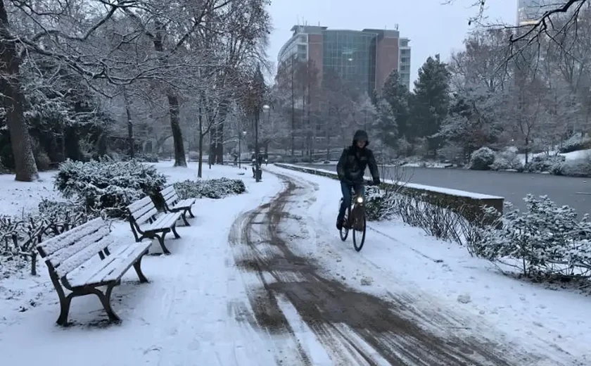 Voltou o inverno na Europa? Região do Piemonte, no norte da Itália, é afetada por forte chuva de granizo