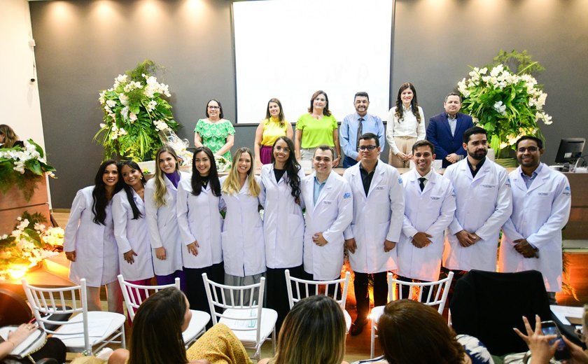 Médicos recebem título de especialistas após concluírem Programa de Residência no HGE